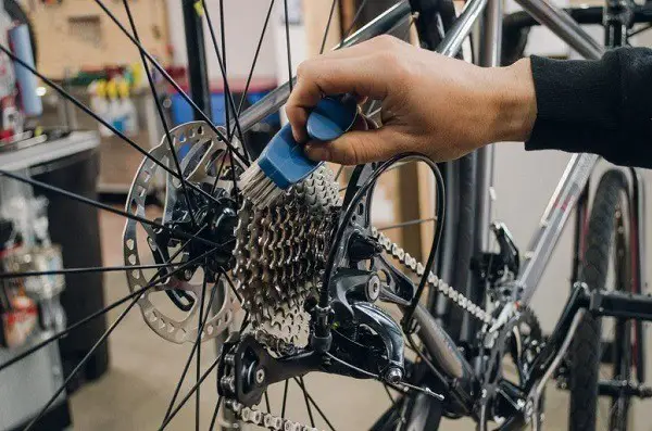 bisiklet zincirini sezona hazırlamak