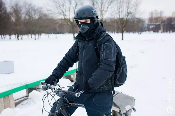 bisikletçinin kış kıyafeti